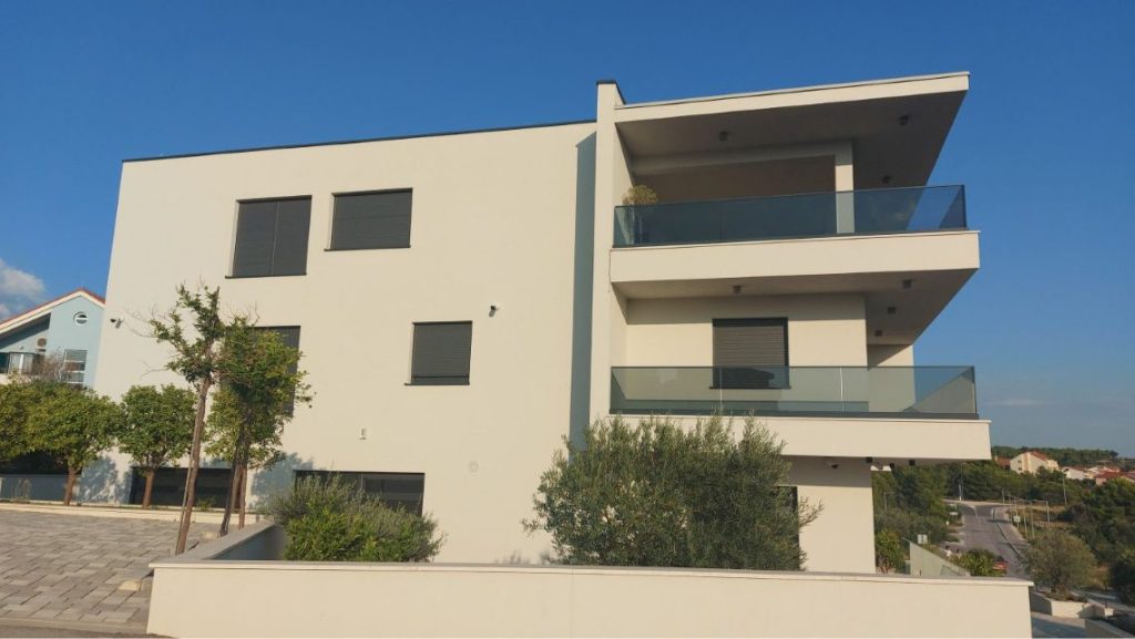 Stambeno poslovna zgrada u Podsolarskom